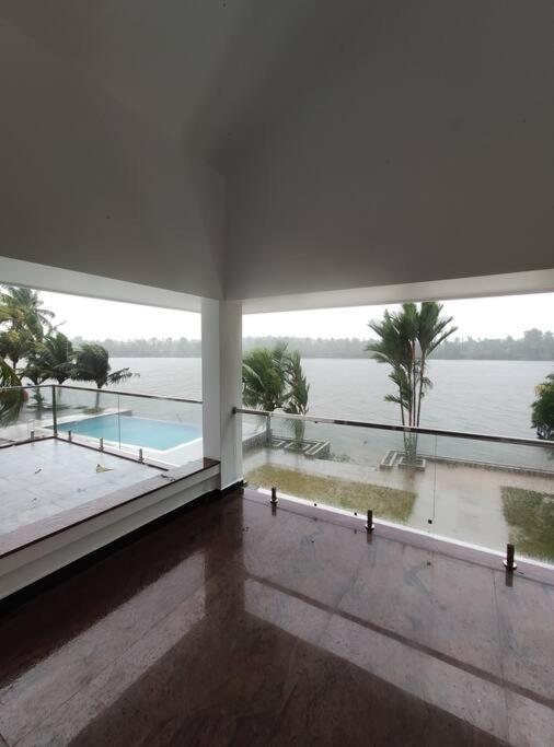 Riveria Portico - River Side 6 Bedroom Private Pool Bungalow North Paravur Ngoại thất bức ảnh