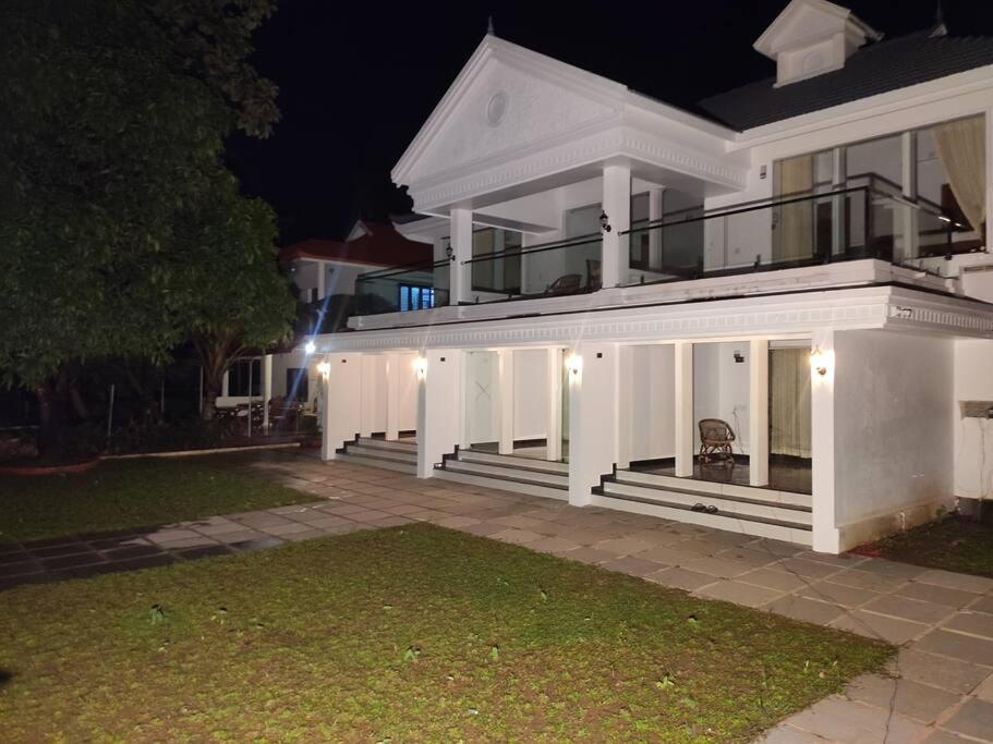 Riveria Portico - River Side 6 Bedroom Private Pool Bungalow North Paravur Ngoại thất bức ảnh