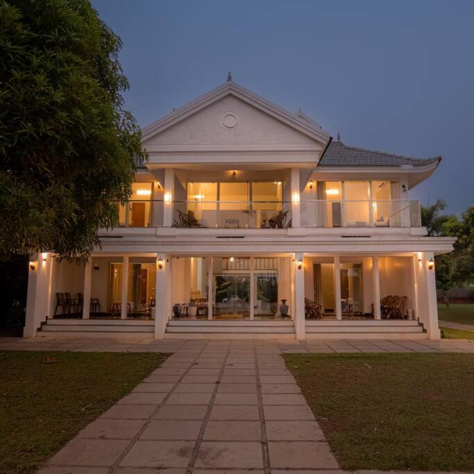 Riveria Portico - River Side 6 Bedroom Private Pool Bungalow North Paravur Ngoại thất bức ảnh