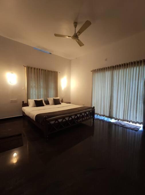 Riveria Portico - River Side 6 Bedroom Private Pool Bungalow North Paravur Ngoại thất bức ảnh